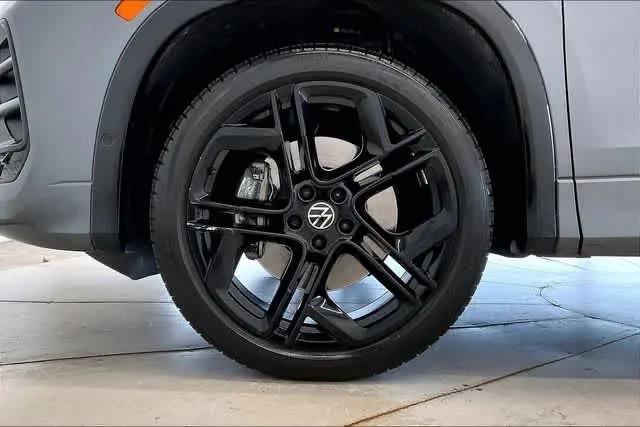 2025 Volkswagen Tiguan 2.0T SE R-Line Black