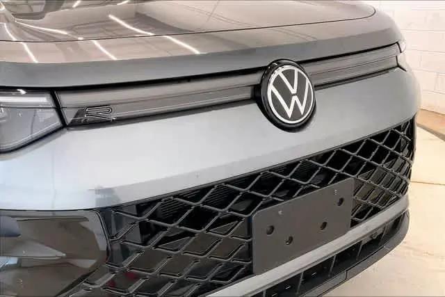 2025 Volkswagen Tiguan 2.0T SE R-Line Black