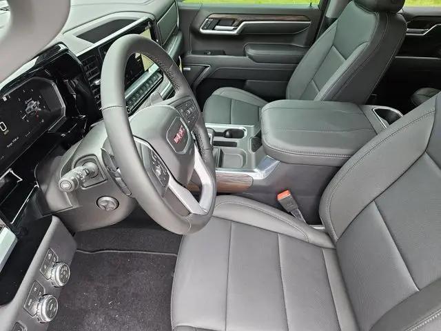 2026 GMC Sierra 1500 Crew Cab, Short Bed, SLT, 4WD