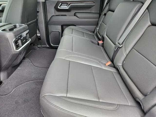 2026 GMC Sierra 1500 Crew Cab, Short Bed, SLT, 4WD
