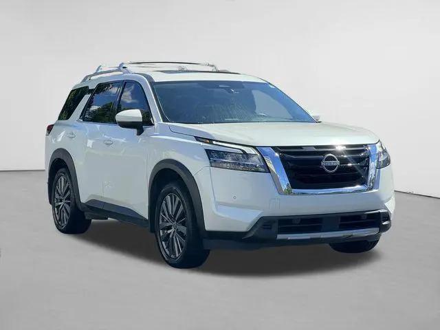 2023 Nissan Pathfinder SL 4WD for sale in Kalamazoo, MI