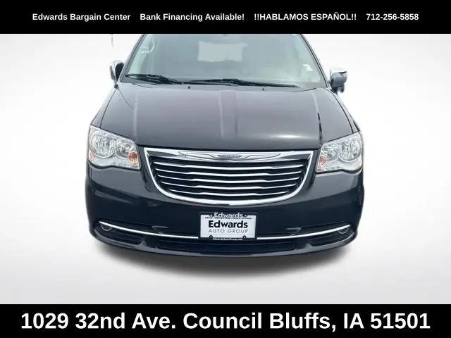 2016 Chrysler Town & Country Touring-L