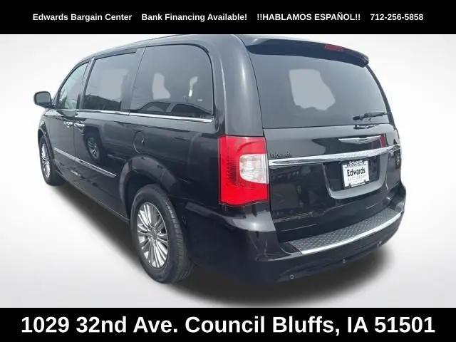 2016 Chrysler Town & Country Touring-L