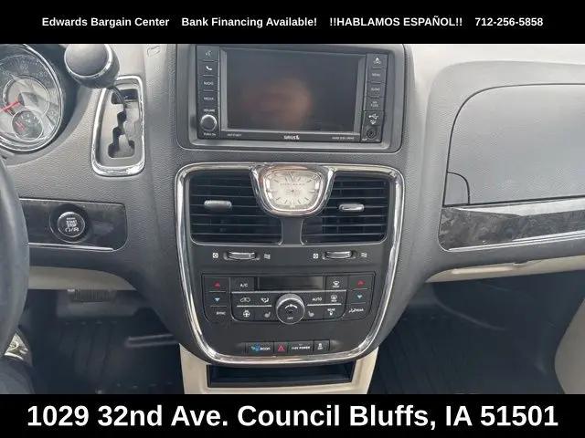 2016 Chrysler Town & Country Touring-L