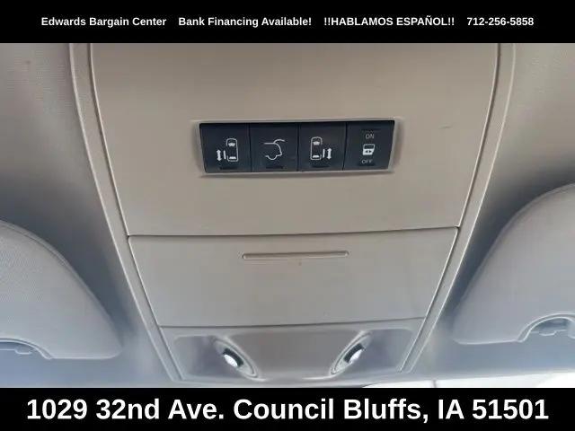 2016 Chrysler Town & Country Touring-L