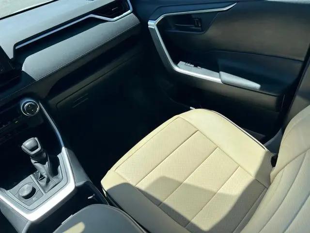 2021 Toyota RAV4 Hybrid LE