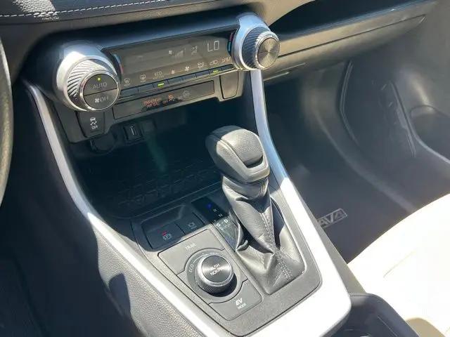 2021 Toyota RAV4 Hybrid LE
