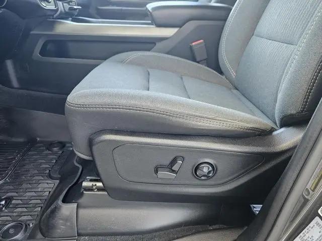 2021 Ram 1500 Big Horn Crew Cab 4x4 5'7" Box