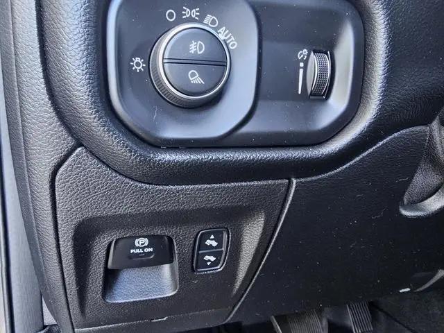 2021 Ram 1500 Big Horn Crew Cab 4x4 5'7" Box