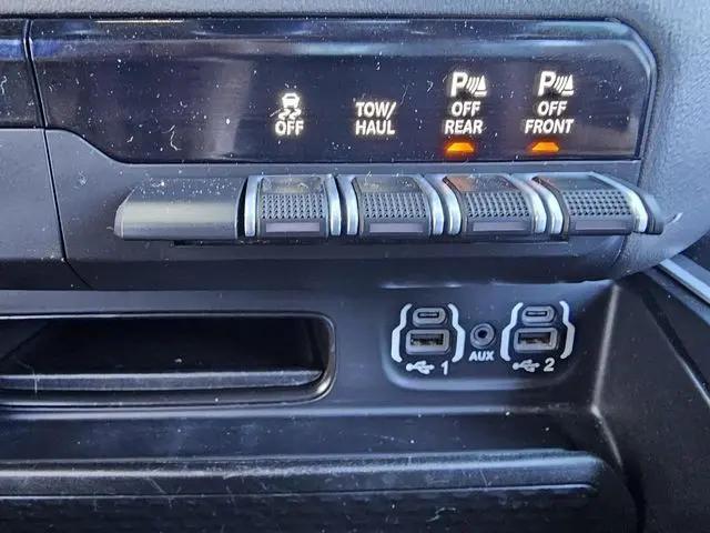 2021 Ram 1500 Big Horn Crew Cab 4x4 5'7" Box