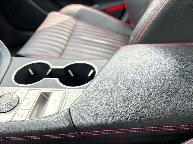 2023 Genesis G70 2.0T RWD