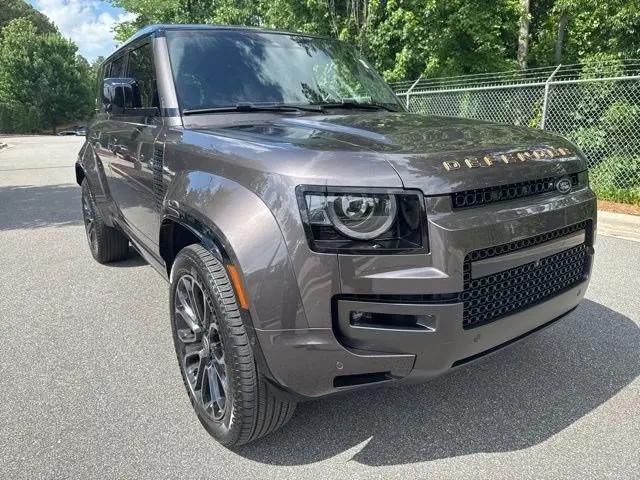 2025 Land Rover Defender P635 OCTA