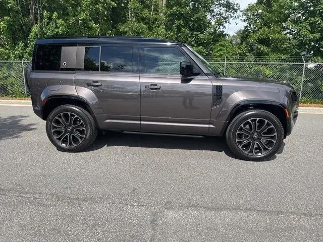 2025 Land Rover Defender P635 OCTA