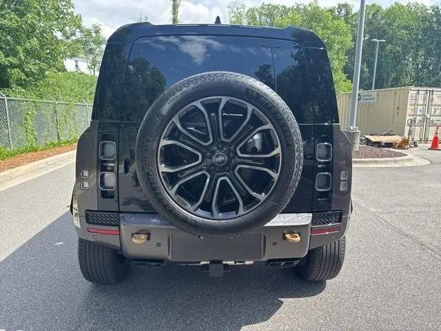 2025 Land Rover Defender P635 OCTA