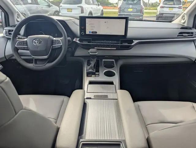 2026 Toyota Sienna XLE
