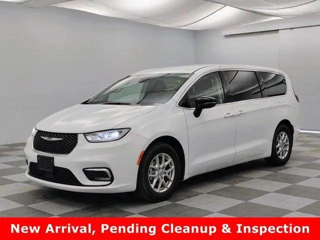 2024 Chrysler Pacifica Touring L for sale in Granger, IA