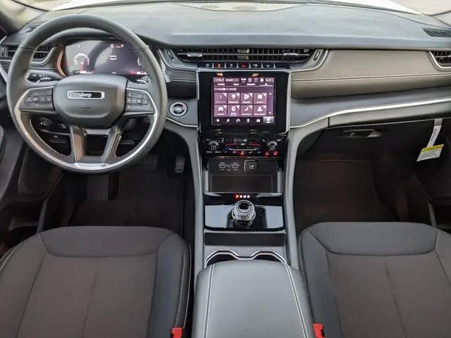 2026 Jeep Grand Cherokee L Altitude 4x2