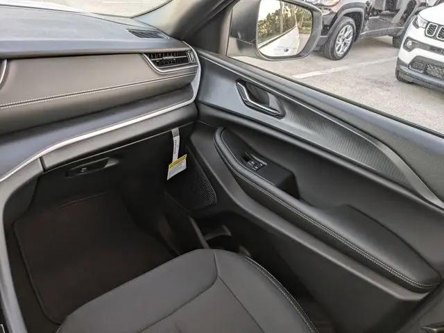 2026 Jeep Grand Cherokee L Altitude 4x2