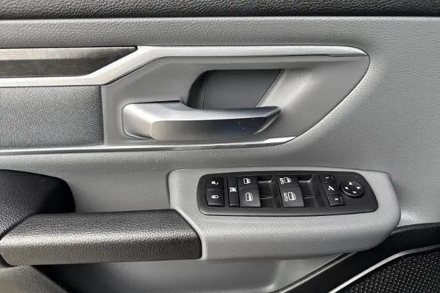 2020 Ram 1500 Big Horn Crew Cab 4x4 5'7" Box