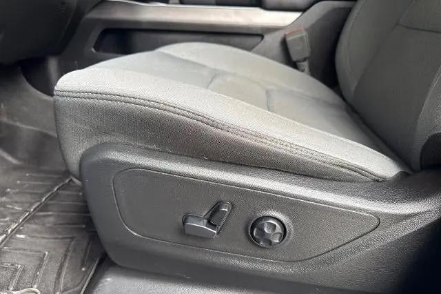 2020 Ram 1500 Big Horn Crew Cab 4x4 5'7" Box
