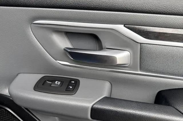 2020 Ram 1500 Big Horn Crew Cab 4x4 5'7" Box