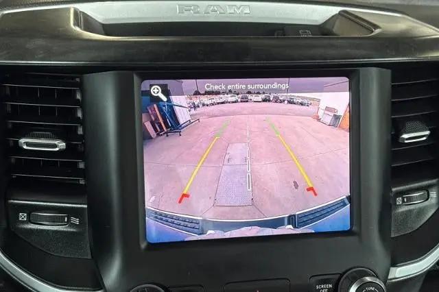 2020 Ram 1500 Big Horn Crew Cab 4x4 5'7" Box