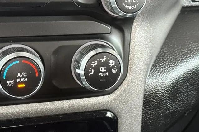 2020 Ram 1500 Big Horn Crew Cab 4x4 5'7" Box