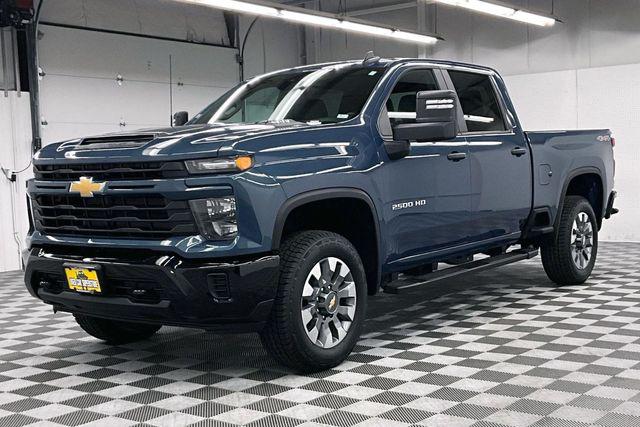 2025 Chevrolet Silverado 2500HD 4WD Crew Cab Standard Bed Custom