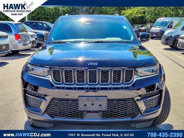 2023 Jeep Grand Cherokee Laredo 4x4