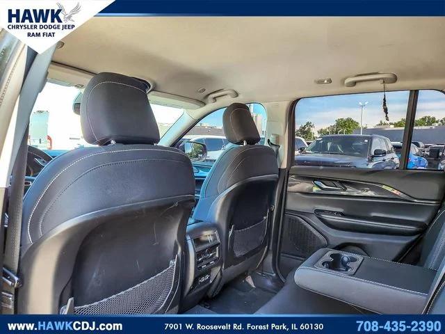 2023 Jeep Grand Cherokee Laredo 4x4