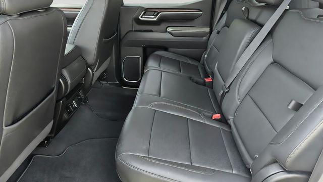 2025 GMC Sierra 1500 4WD Crew Cab Short Box SLT