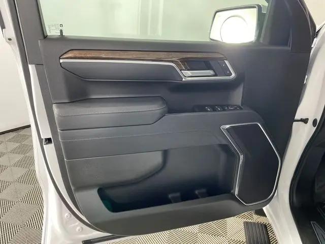 2026 GMC Sierra 1500 Double Cab, Standard Bed, SLE, 4WD