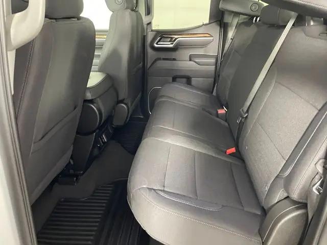 2026 GMC Sierra 1500 Double Cab, Standard Bed, SLE, 4WD