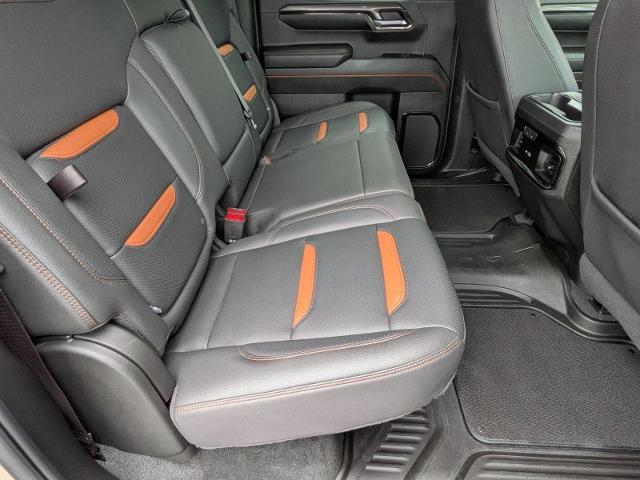2023 GMC Sierra 1500 4WD Crew Cab Short Box AT4