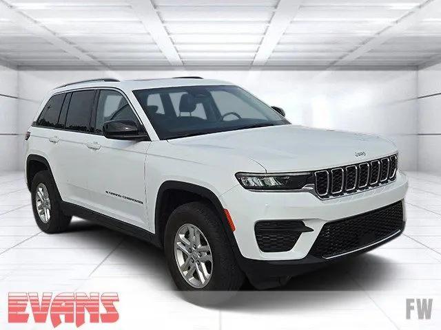 2023 Jeep Grand Cherokee Laredo 4x4 for sale in Fort Wayne, IN