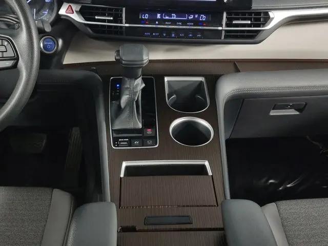 2022 Toyota Sienna LE