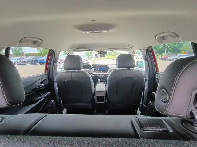 2025 Chevrolet Trax FWD LT