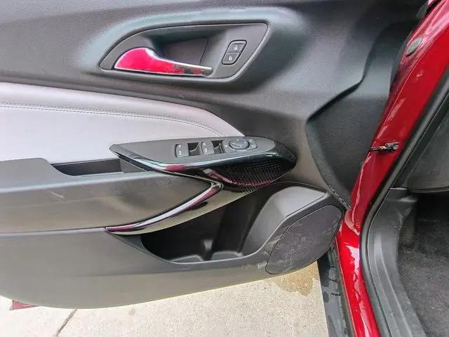 2025 Chevrolet Trax FWD LT