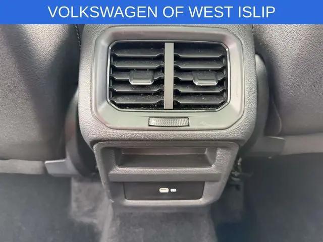 2024 Volkswagen Taos 1.5T SE