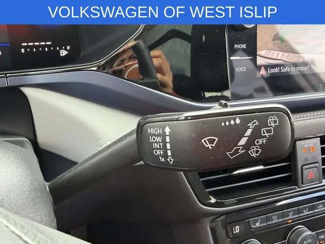 2024 Volkswagen Taos 1.5T SE