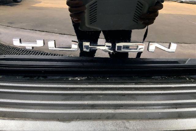2024 GMC Yukon XL 4WD AT4