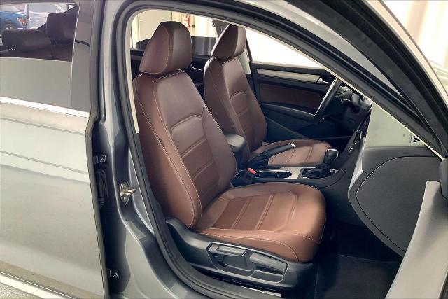 2022 Volkswagen Passat 2.0T SE