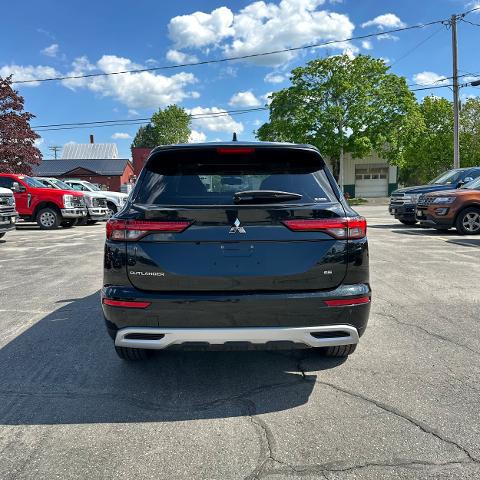 2022 Mitsubishi Outlander Unknown