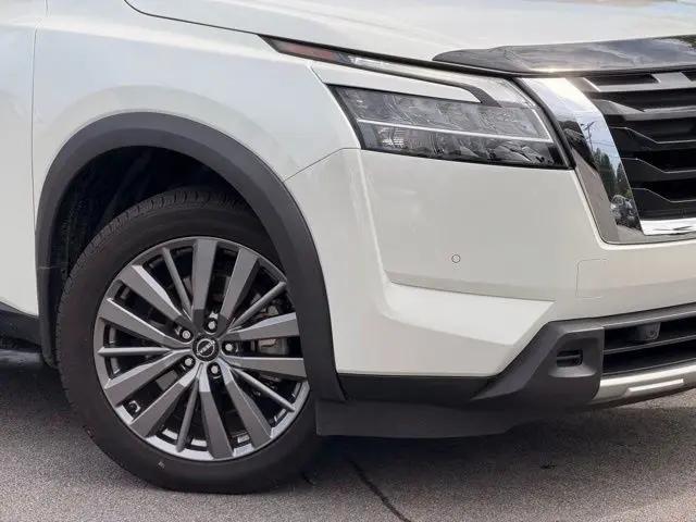2023 Nissan Pathfinder SL 4WD