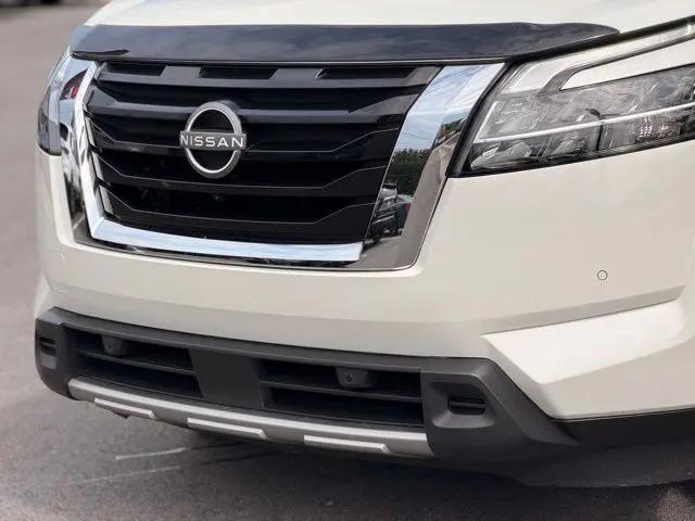 2023 Nissan Pathfinder SL 4WD
