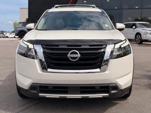 2023 Nissan Pathfinder SL 4WD