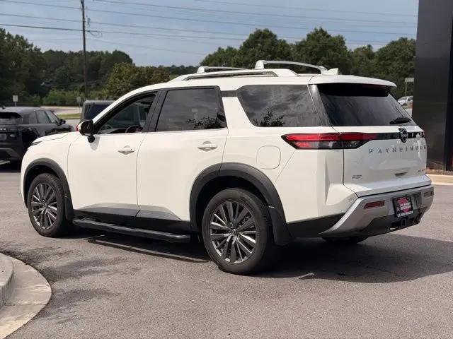 2023 Nissan Pathfinder SL 4WD
