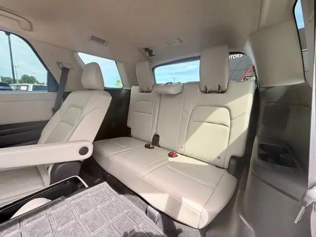 2023 Nissan Pathfinder SL 4WD