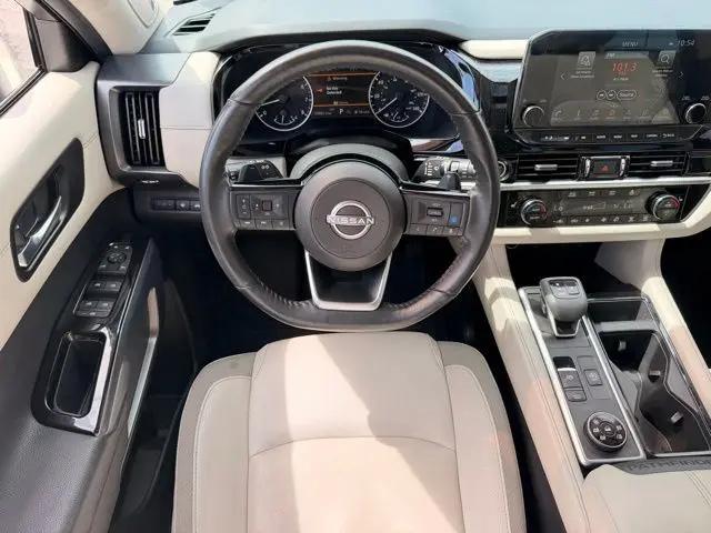 2023 Nissan Pathfinder SL 4WD