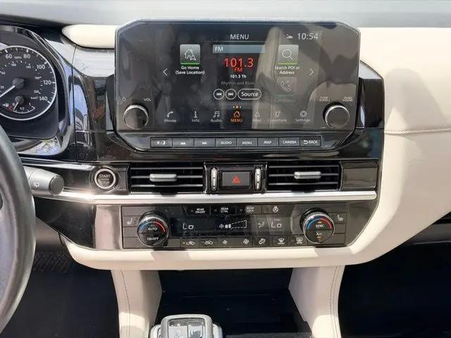 2023 Nissan Pathfinder SL 4WD